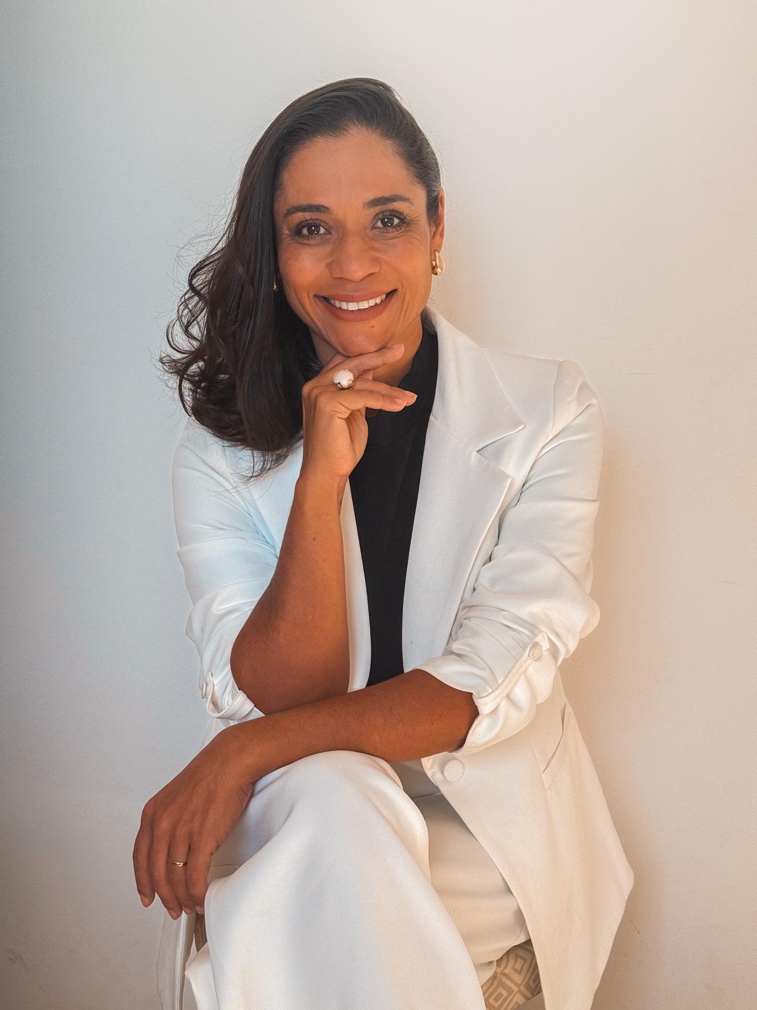 Foto da corretora de imóveis Ana Cristina Araujo